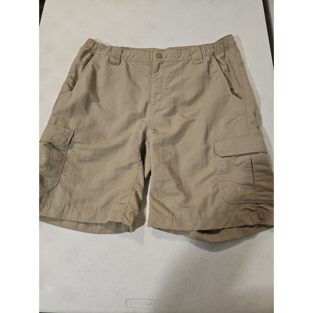 The North Face Men's Cargo Khaki Nylon Size Large Hiking Fishing Shorts (1647